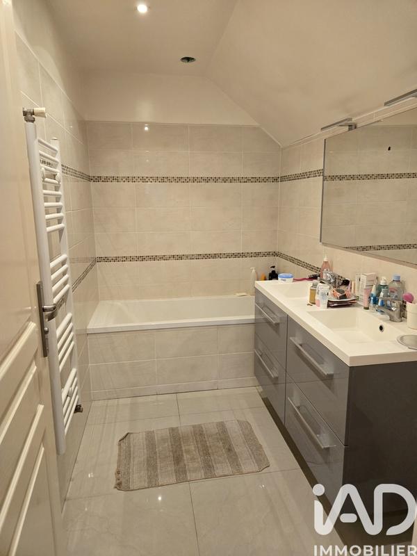 Maison - 162 m² - 10 pièces