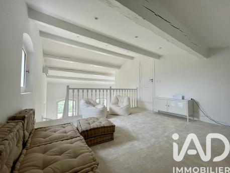 Maison - 294 m² - 9 pièces