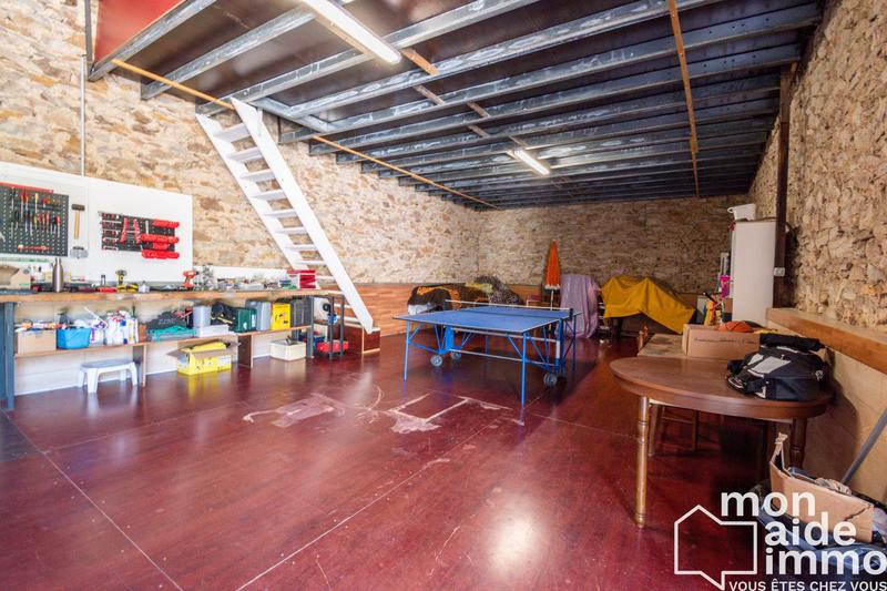 Maison - 240 m² - 10 pièces