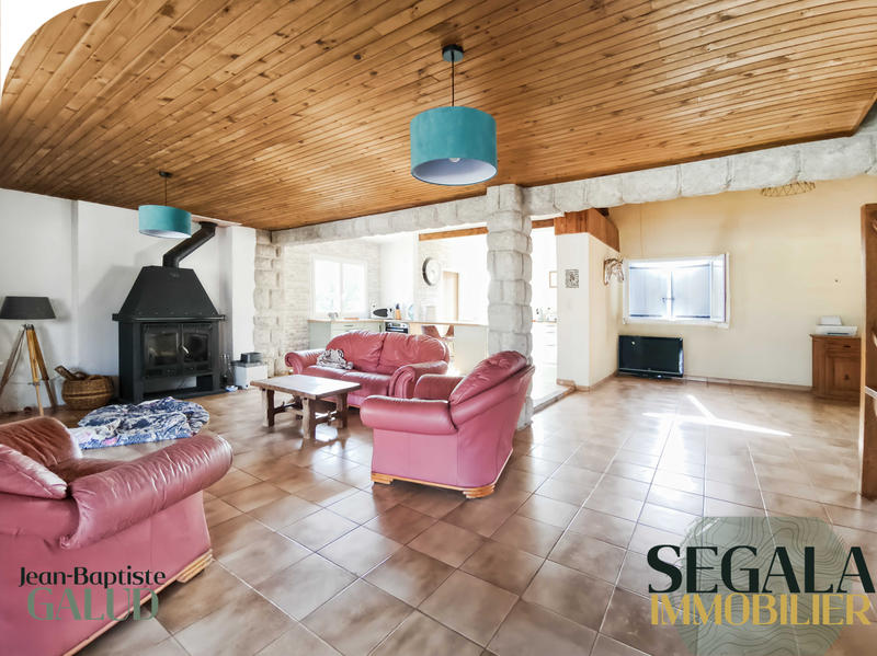 Maison - 275 m² - 5 pièces