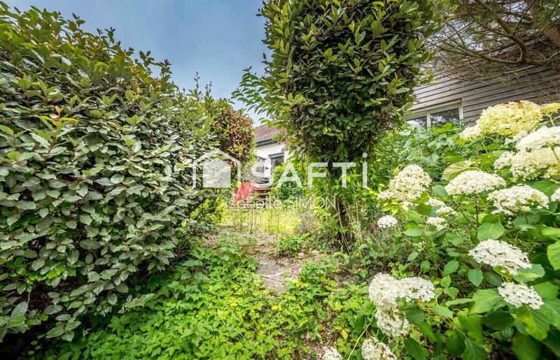 Villa - 220 m² - 10 pièces