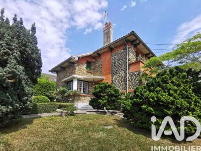 Maison - 140 m² - 7 pièces