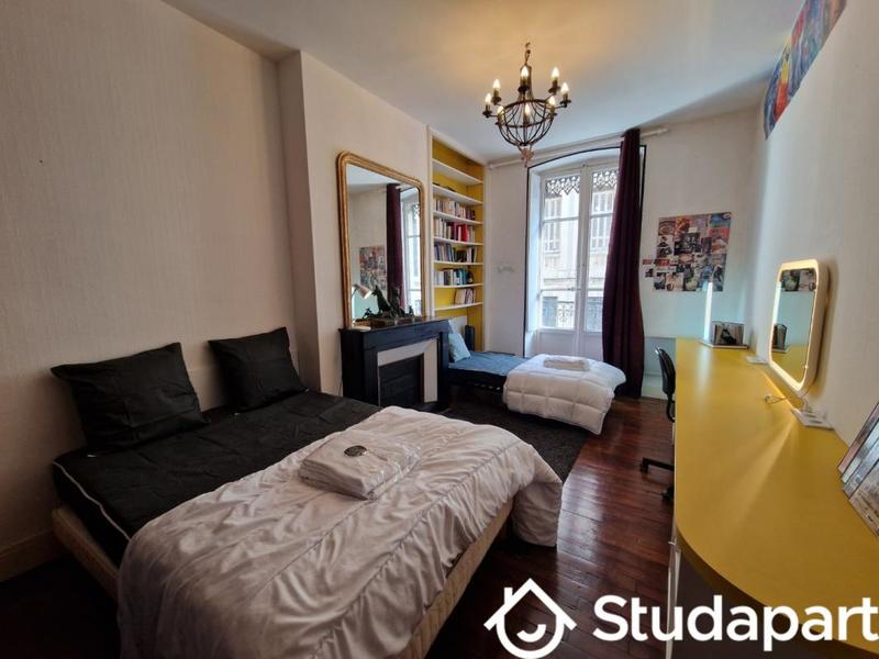 Appartement - 90 m² - 4 pièces