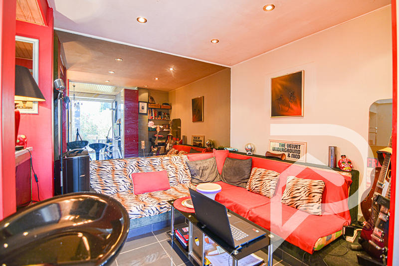 Maison - 242 m² - 6 pièces