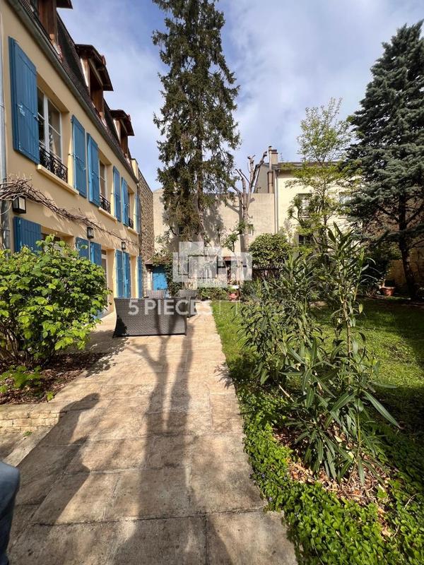 Maison - 200 m² - 7 pièces