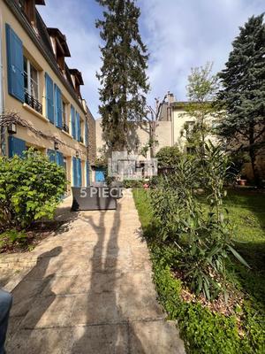 Maison - 200 m² - 7 pièces