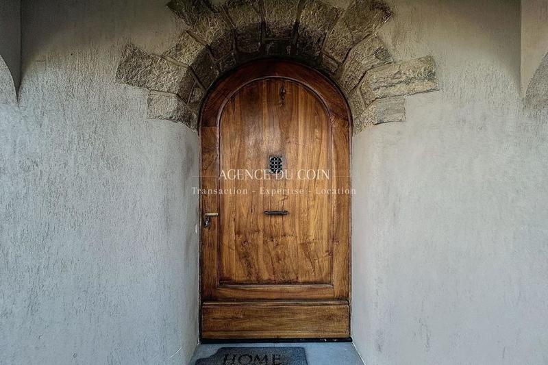 Villa - 324 m² - 6 pièces