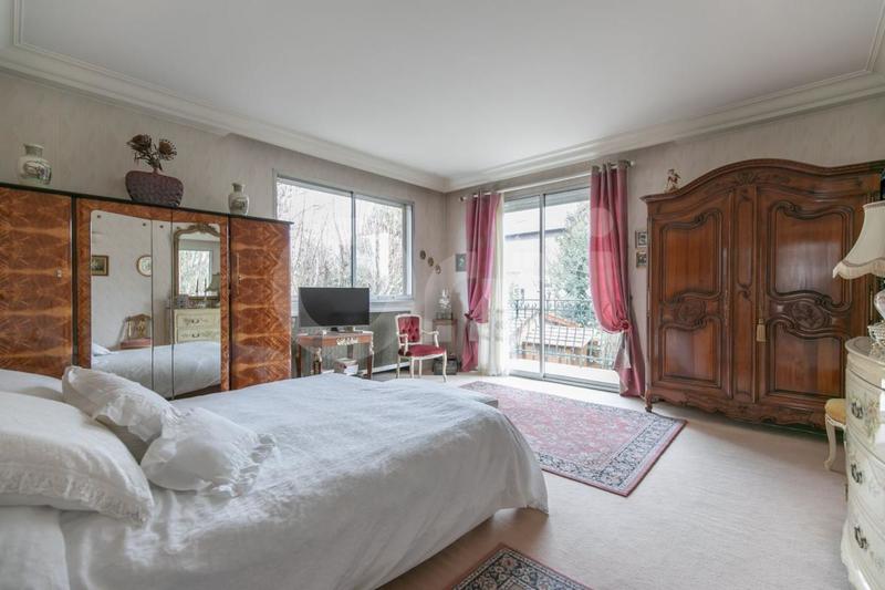 Propriété - 212 m² - 7 pièces