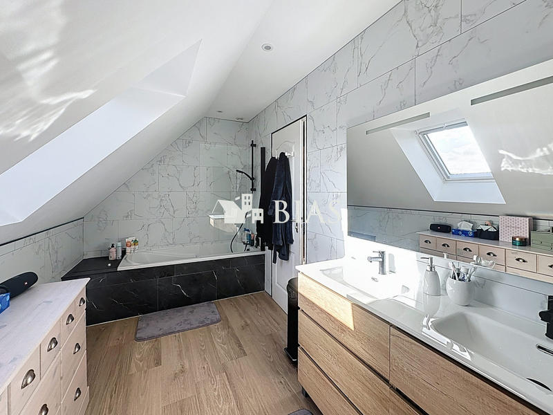 Maison - 115 m² - 4 pièces