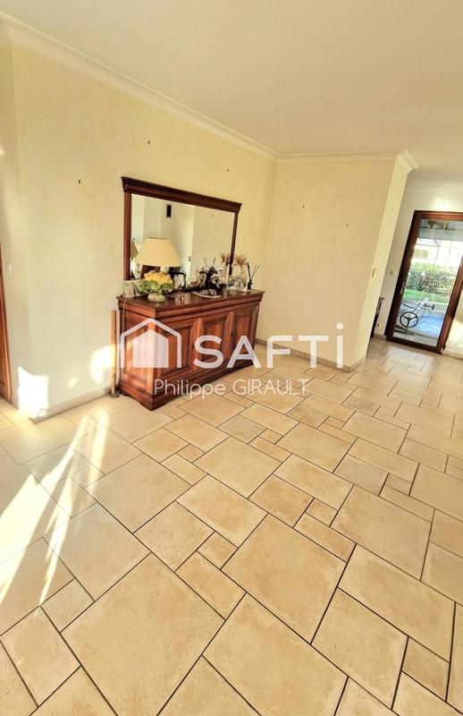 Maison - 246 m² - 7 pièces