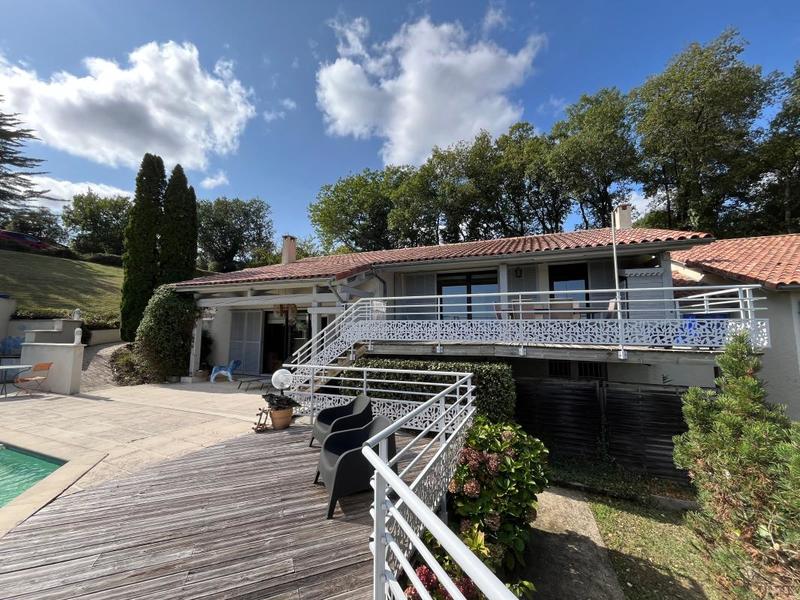 Maison d'architecte - 198 m² - 5 pièces