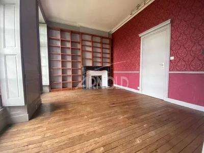 Appartement - 180 m² - 9 pièces