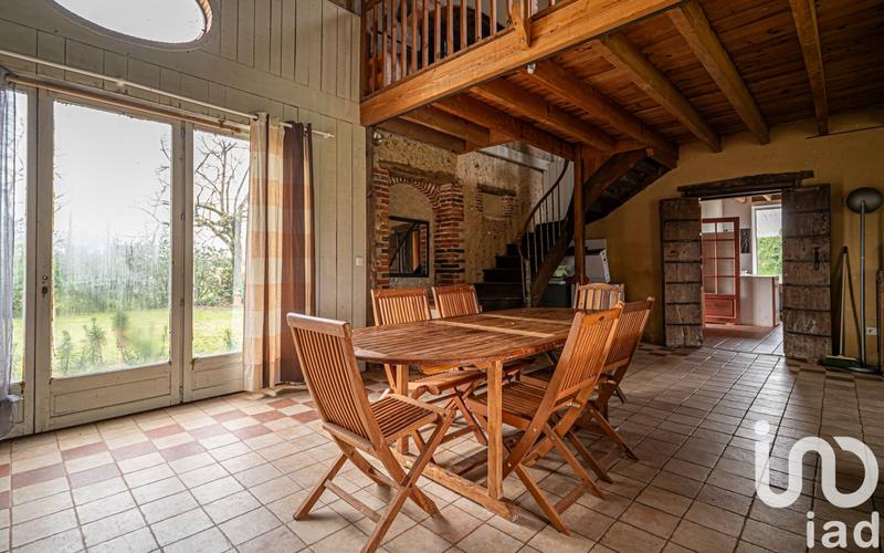 Maison - 207 m² - 6 pièces