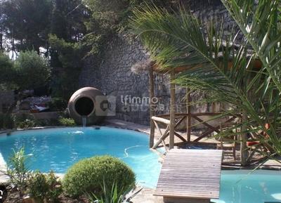 Local commercial - 250 m² - 9 pièces