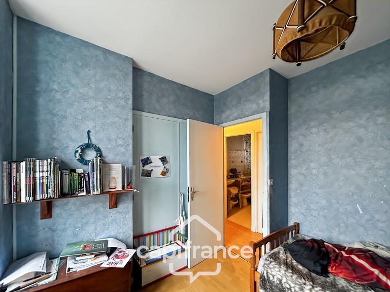 Maison - 220 m² - 10 pièces