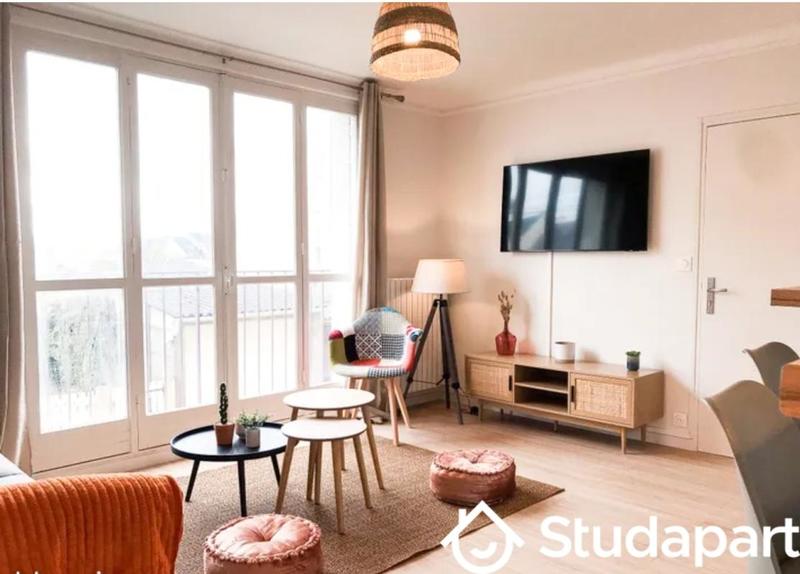 Chambre - 11 m² - 1 pièce