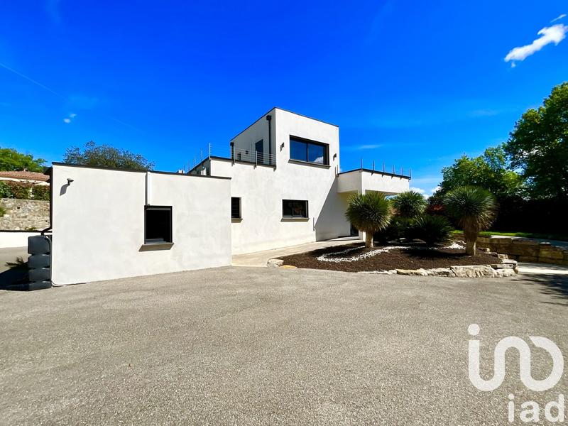 Maison - 218 m² - 6 pièces