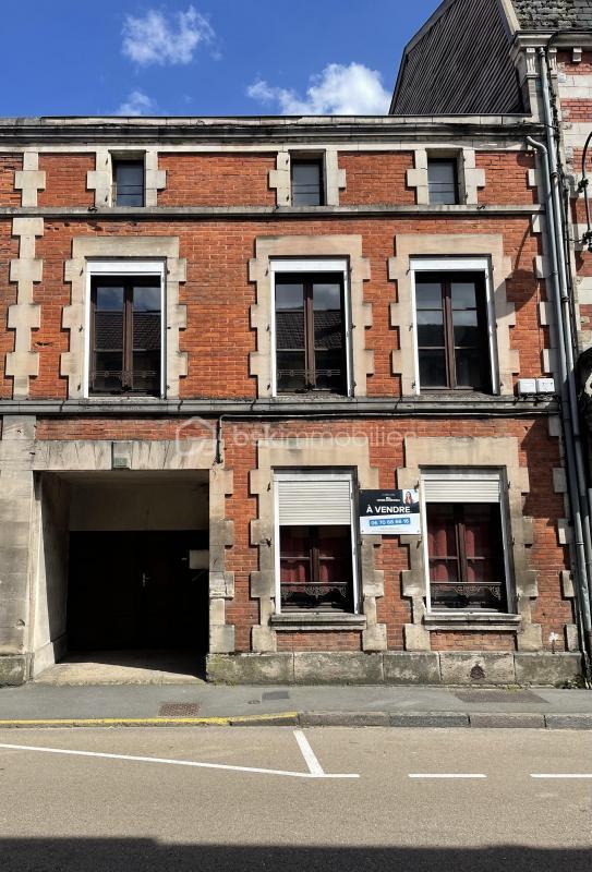 Immeuble - 135 m² - 6 pièces