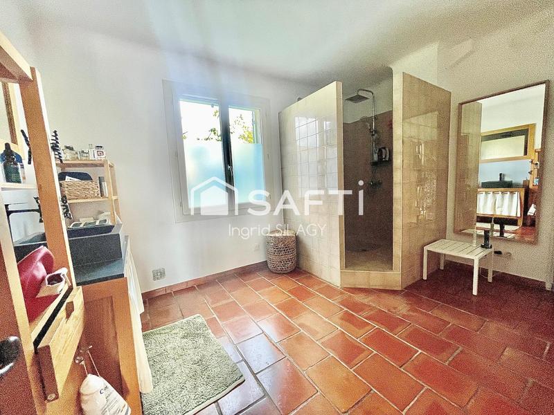 Maison - 200 m² - 7 pièces