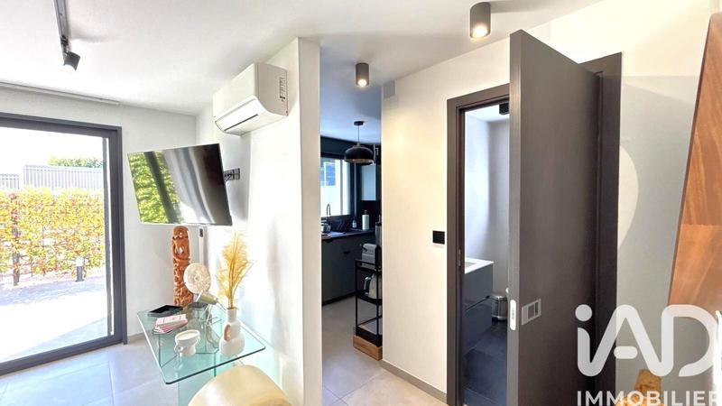 Maison - 319 m² - 9 pièces