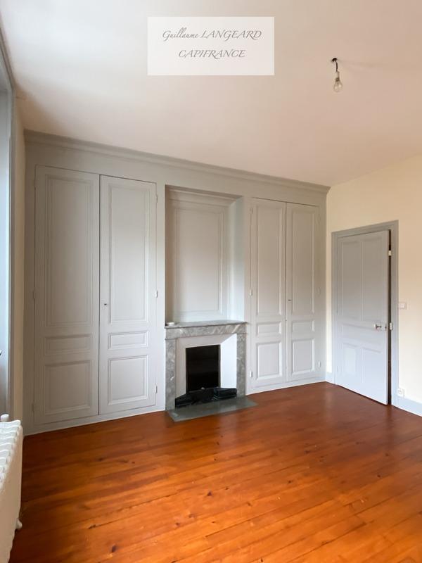 Maison - 207 m² - 9 pièces