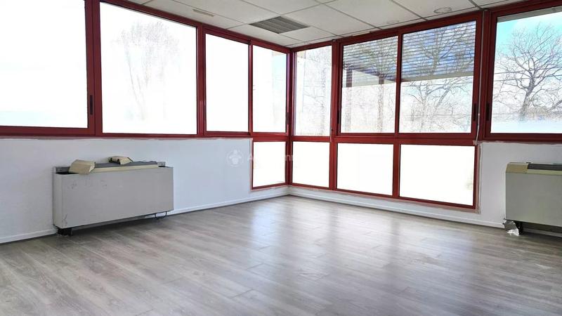 Bureau - 1 063 m² - 31 pièces