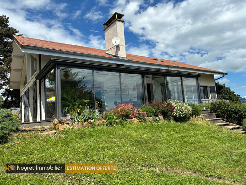 Maison - 214 m² - 6 pièces