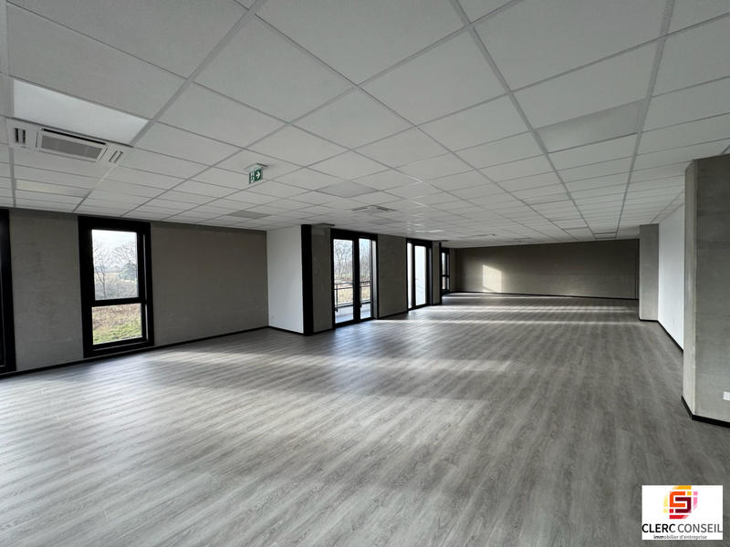 Bureau - 228 m²