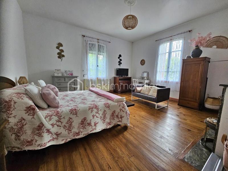 Maison - 265 m² - 8 pièces