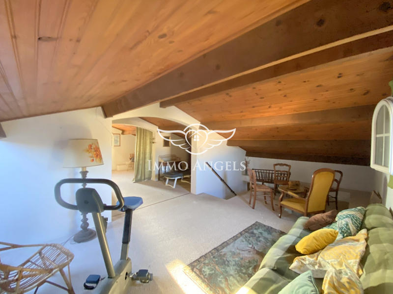 Maison - 213 m² - 7 pièces