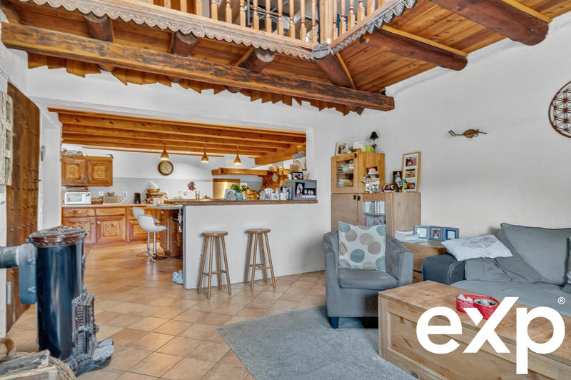 Maison - 438 m² - 12 pièces