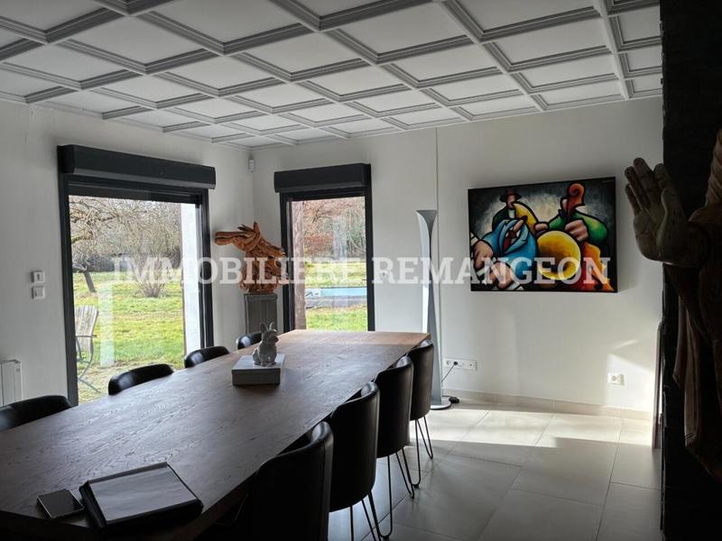 Demeure - 357 m² - 10 pièces