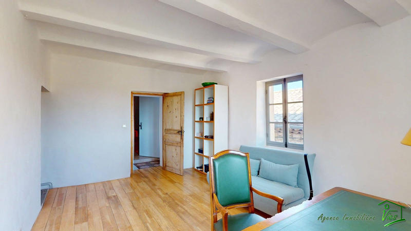 Maison - 202 m² - 6 pièces