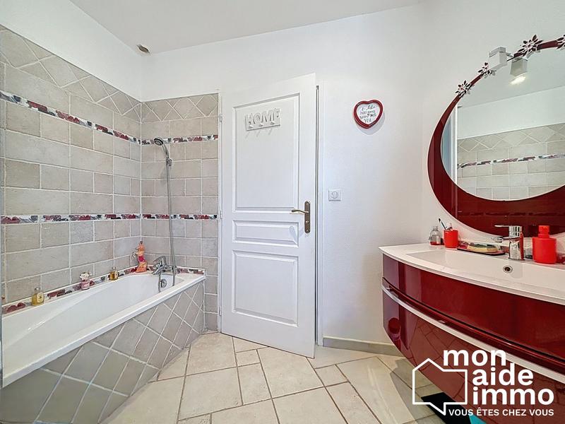 Maison traditionnelle - 164 m² - 6 pièces