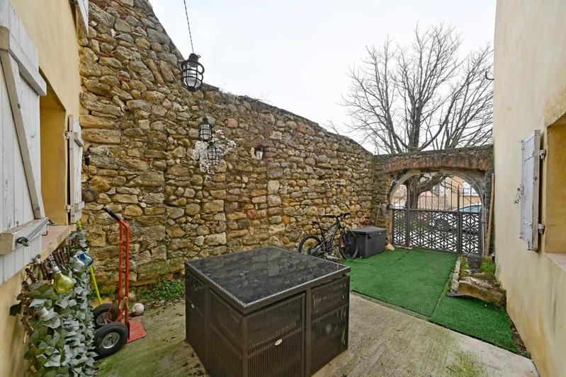 Maison - 330 m² - 15 pièces