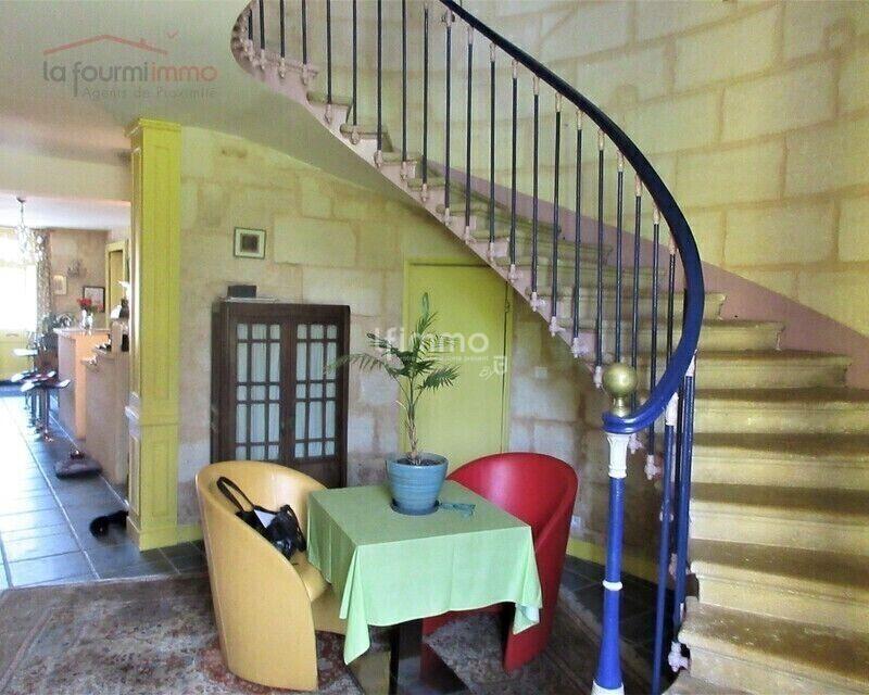 Maison - 530 m² - 17 pièces