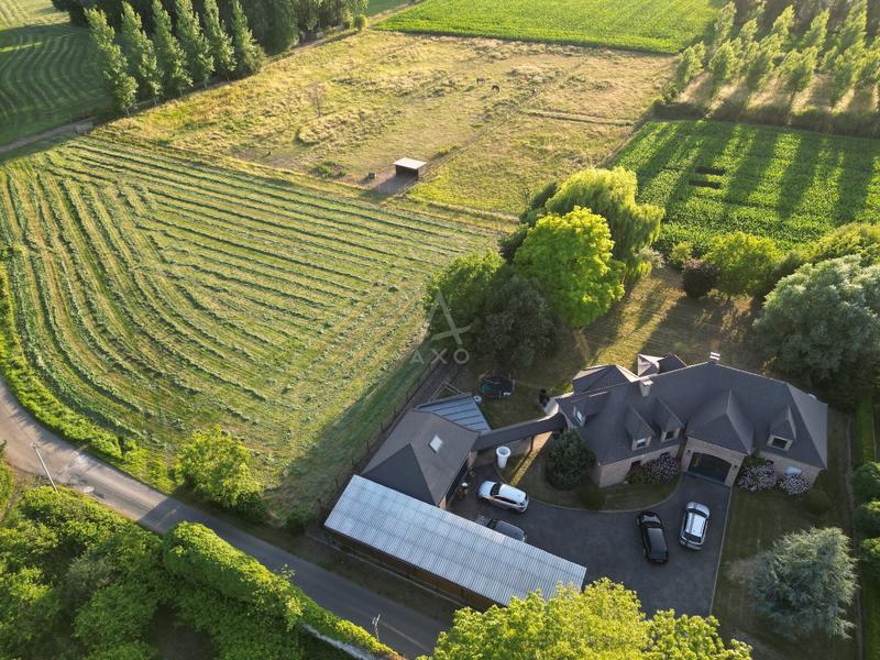 Maison - 275 m² - 8 pièces