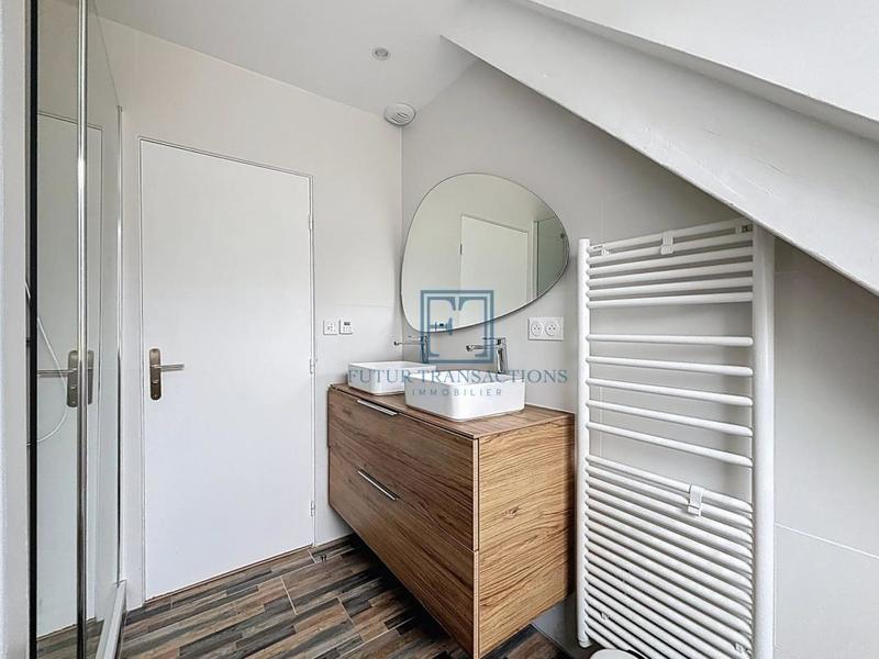 Maison - 211 m² - 9 pièces