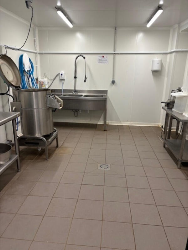 Local d'activité / Entrepôt - 651 m²