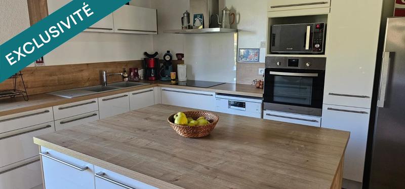 Maison - 202 m² - 7 pièces