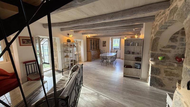Maison - 238 m² - 10 pièces