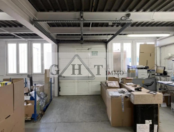 Entrepôt - 6 300 m²