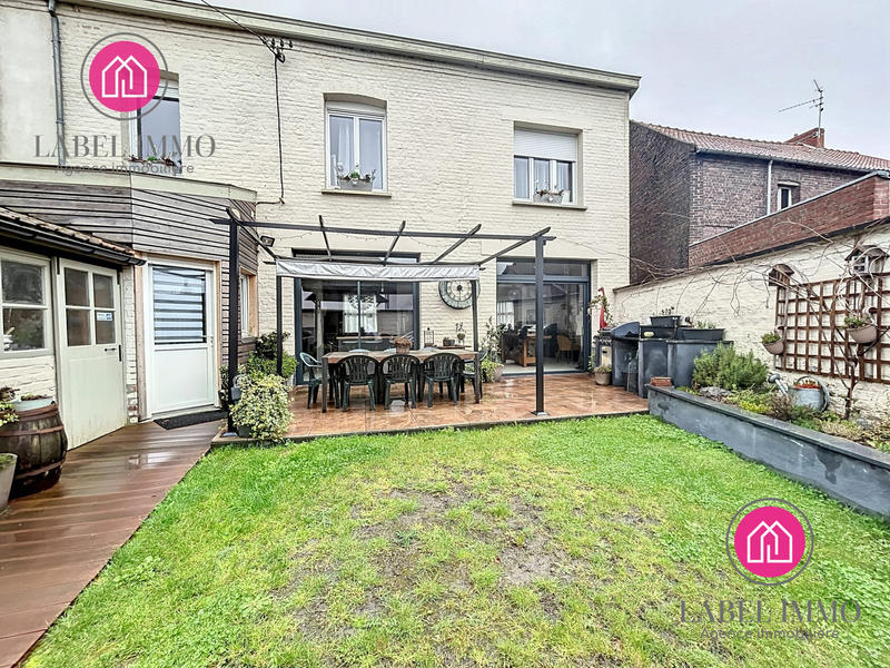 Maison - 200 m² - 10 pièces