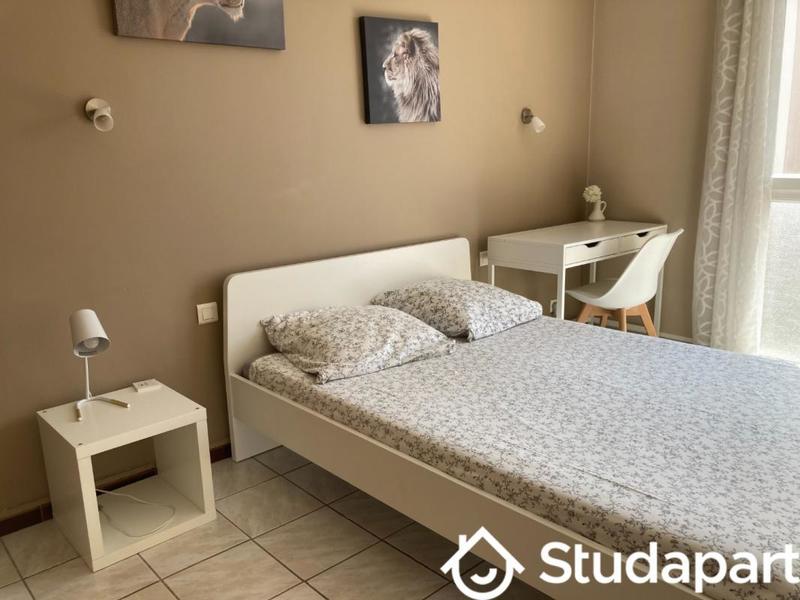 Chambre - 10 m² - 1 pièce