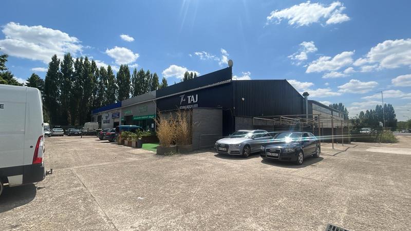 Local commercial - 400 m² - 3 pièces