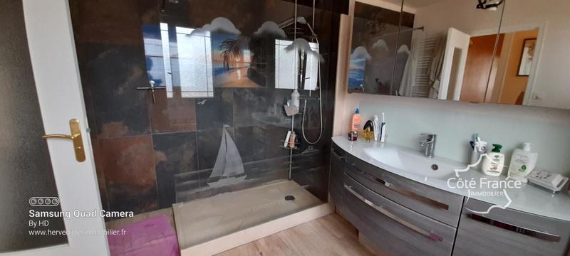 Propriété - 187 m² - 10 pièces