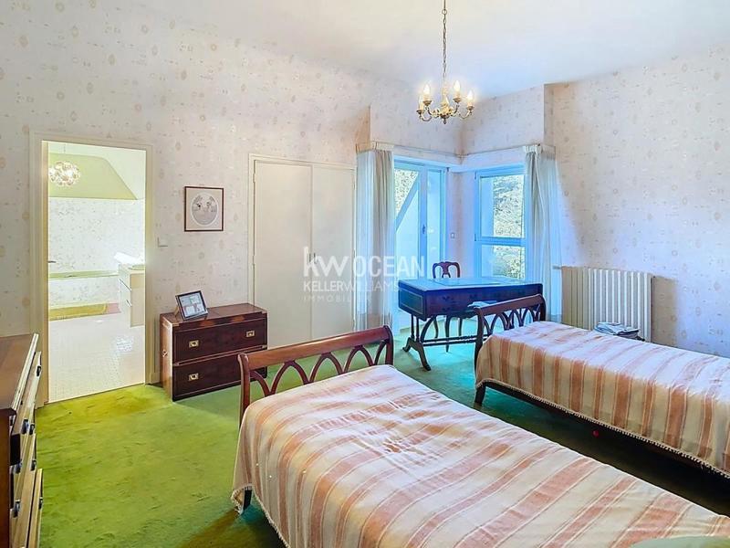 Villa - 273 m² - 9 pièces