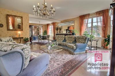 Maison - 214 m² - 7 pièces