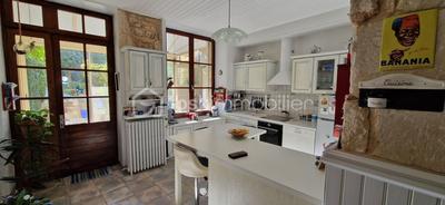 Maison de ville - 211 m² - 9 pièces