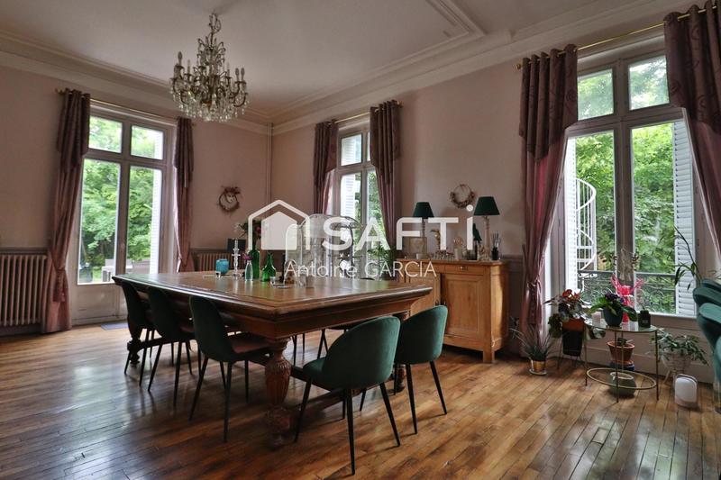 Maison de maîtres - 600 m² - 12 pièces